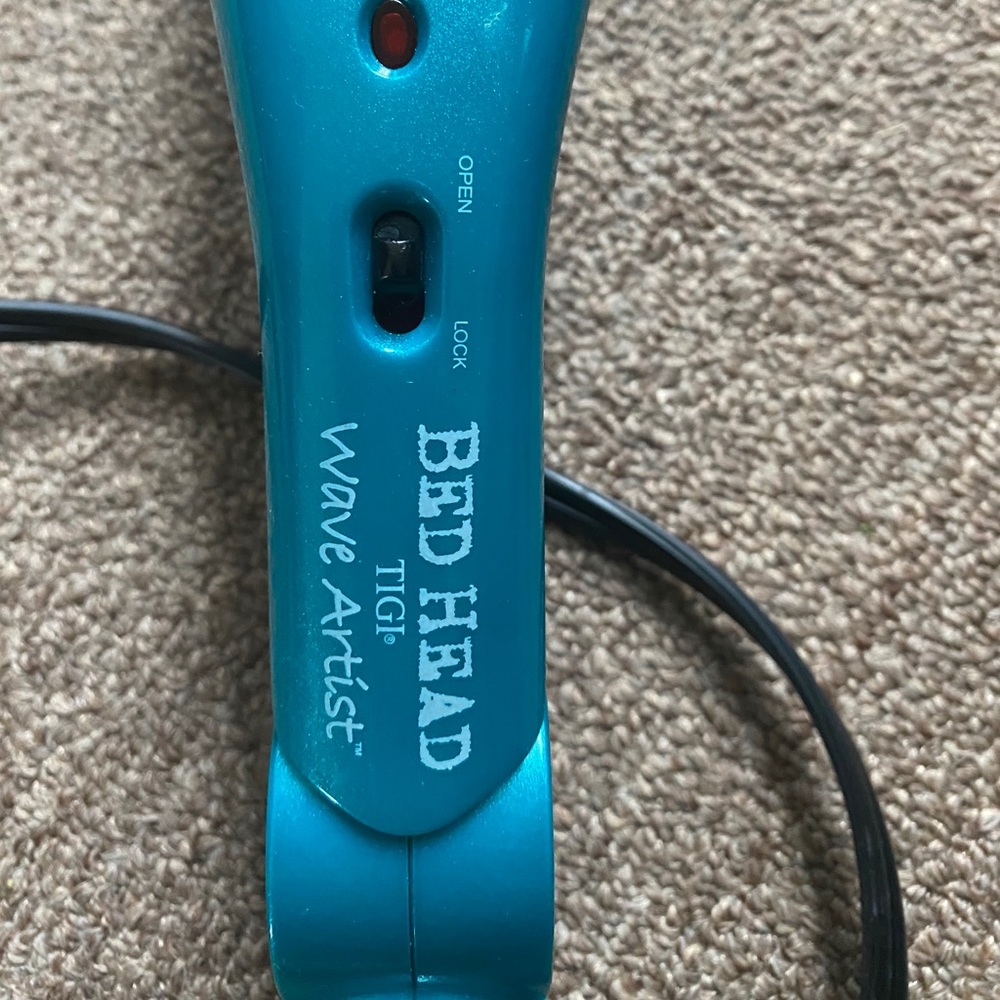 TGI Bedhead wave curler
